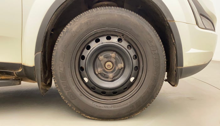 2018 Mahindra XUV500 W7, Diesel, Manual, 67,379 km, Right Front Wheel