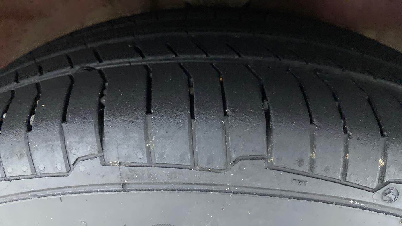 2015 Maruti Alto K10 VXI AMT, Petrol, Automatic, 43,594 km, Right Front Tyre Tread