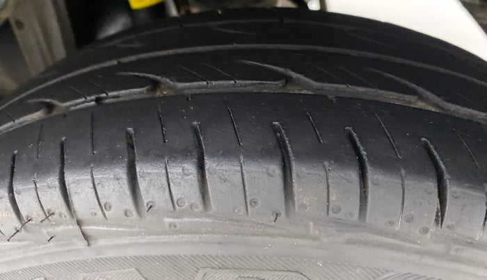 2018 Maruti Alto 800 VXI O, Petrol, Manual, 27,382 km, Left Rear Tyre Tread