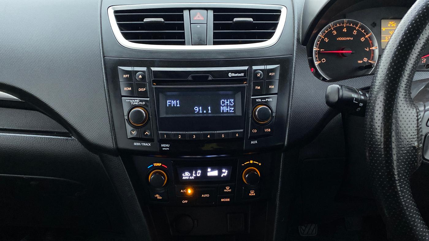 2015 Maruti Swift ZXI, Petrol, Manual, 57,817 km, Air Conditioner