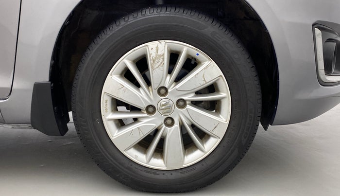 2015 Maruti Swift ZXI, Petrol, Manual, 57,817 km, Right Front Wheel