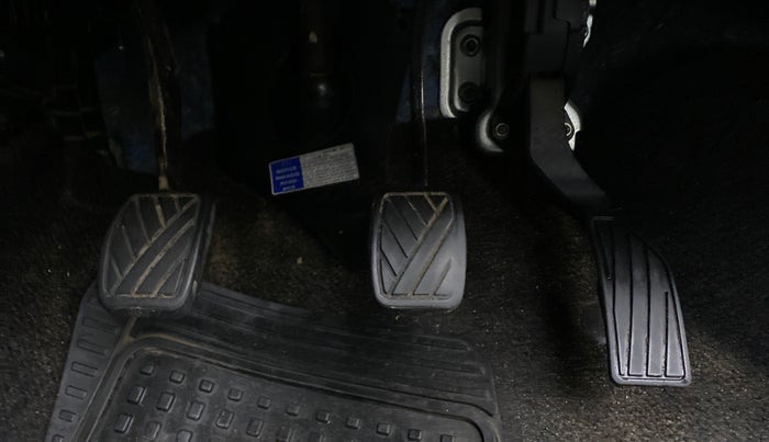2015 Maruti Swift ZXI, Petrol, Manual, 57,817 km, Pedals