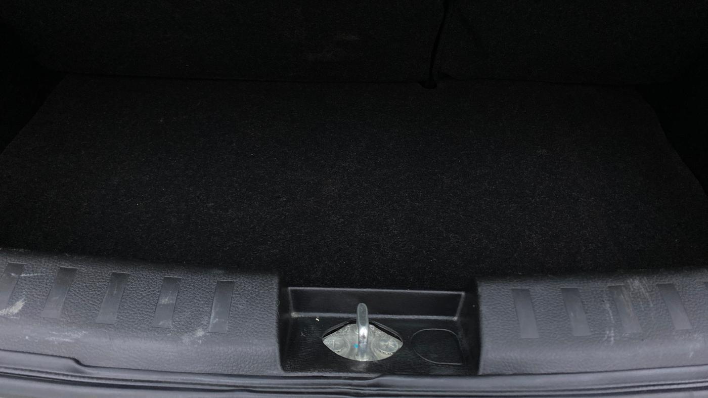2015 Maruti Swift ZXI, Petrol, Manual, 57,817 km, Boot Inside