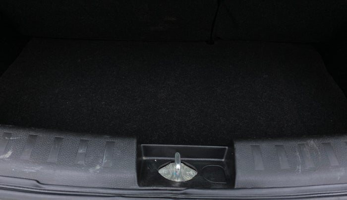 2015 Maruti Swift ZXI, Petrol, Manual, 57,817 km, Boot Inside