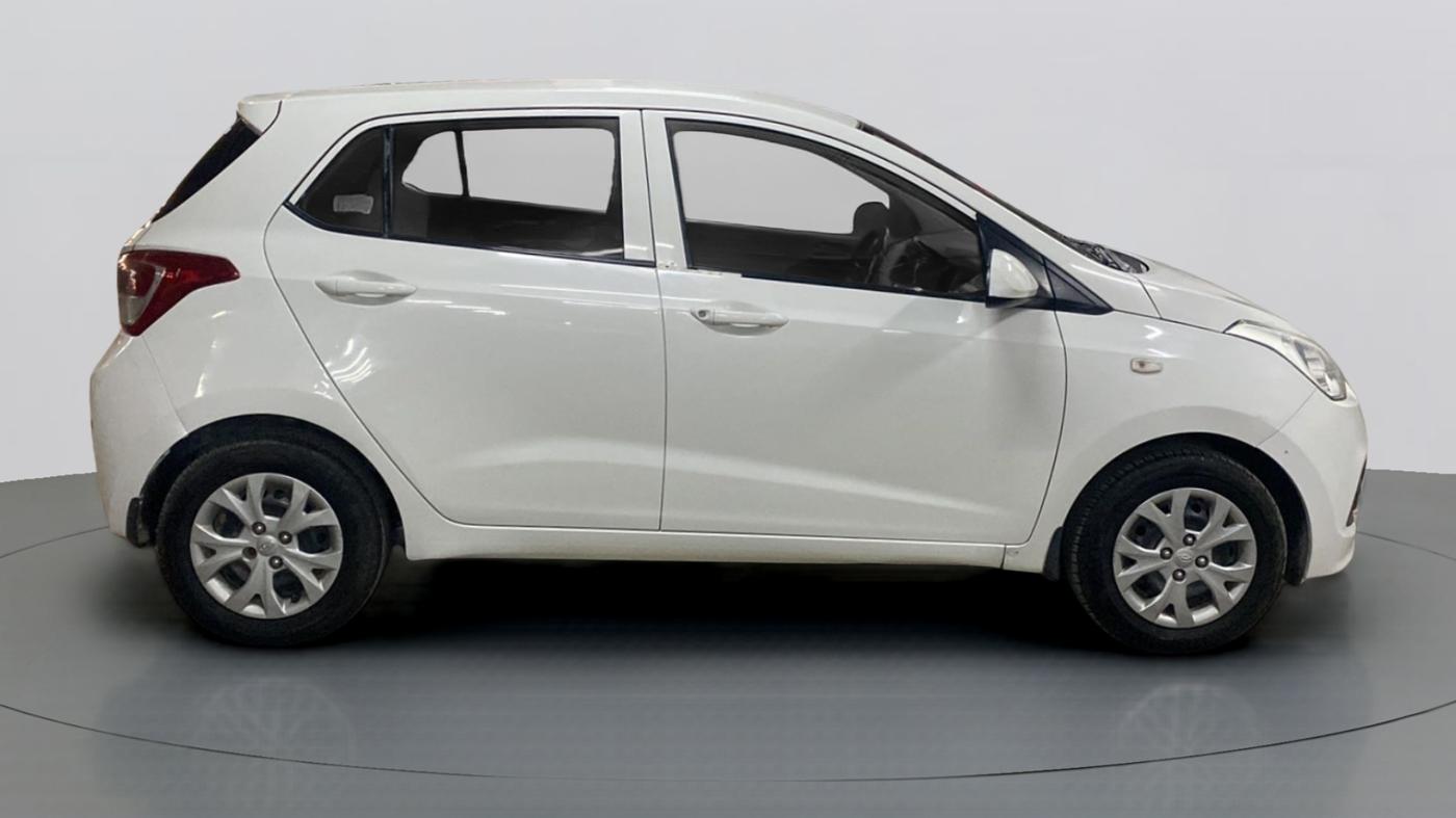 2015 Hyundai Grand i10 MAGNA 1.1 CRDI, Diesel, Manual, 35,750 km, Right Side View