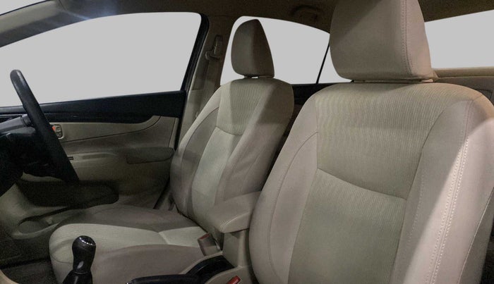 2016 Maruti Ciaz VXI+, Petrol, Manual, 43,306 km, Right Side Front Door Cabin