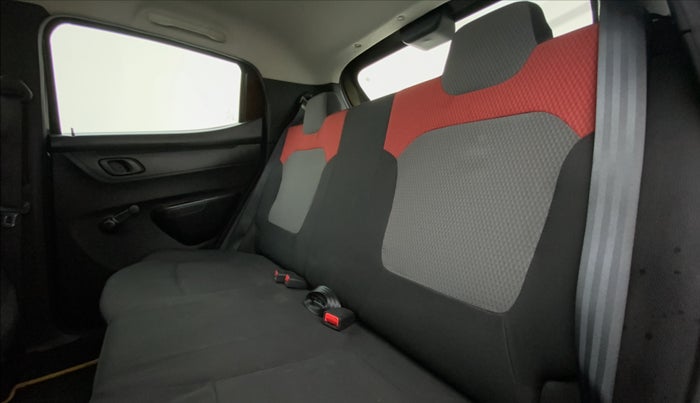 2017 Renault Kwid RXT 1.0 EASY-R  AT, Petrol, Automatic, 22,097 km, Right Side Rear Door Cabin