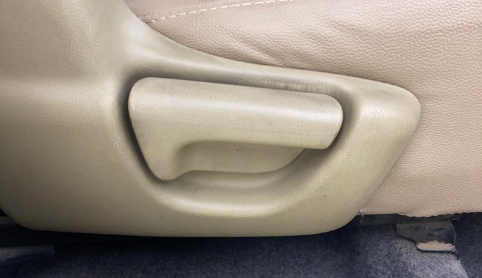 2013 Honda Brio S MT, Petrol, Manual, 87,101 km, Driver Side Adjustment Panel