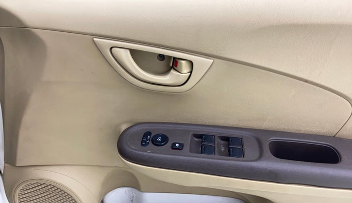 2013 Honda Brio S MT, Petrol, Manual, 87,101 km, Driver Side Door Panels Control