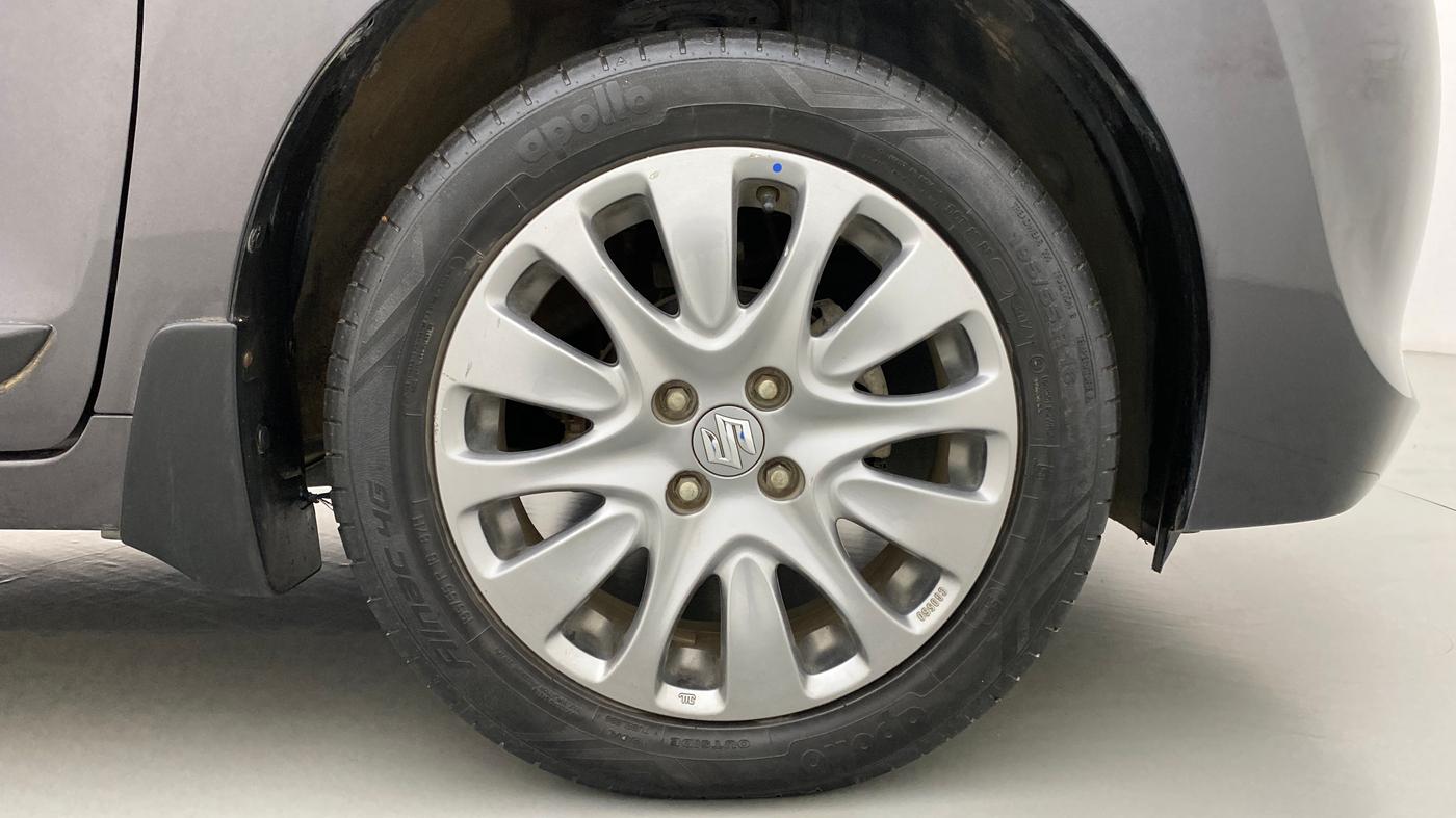 2017 Maruti Baleno ZETA PETROL 1.2, Petrol, Manual, 39,740 km, Right Front Wheel