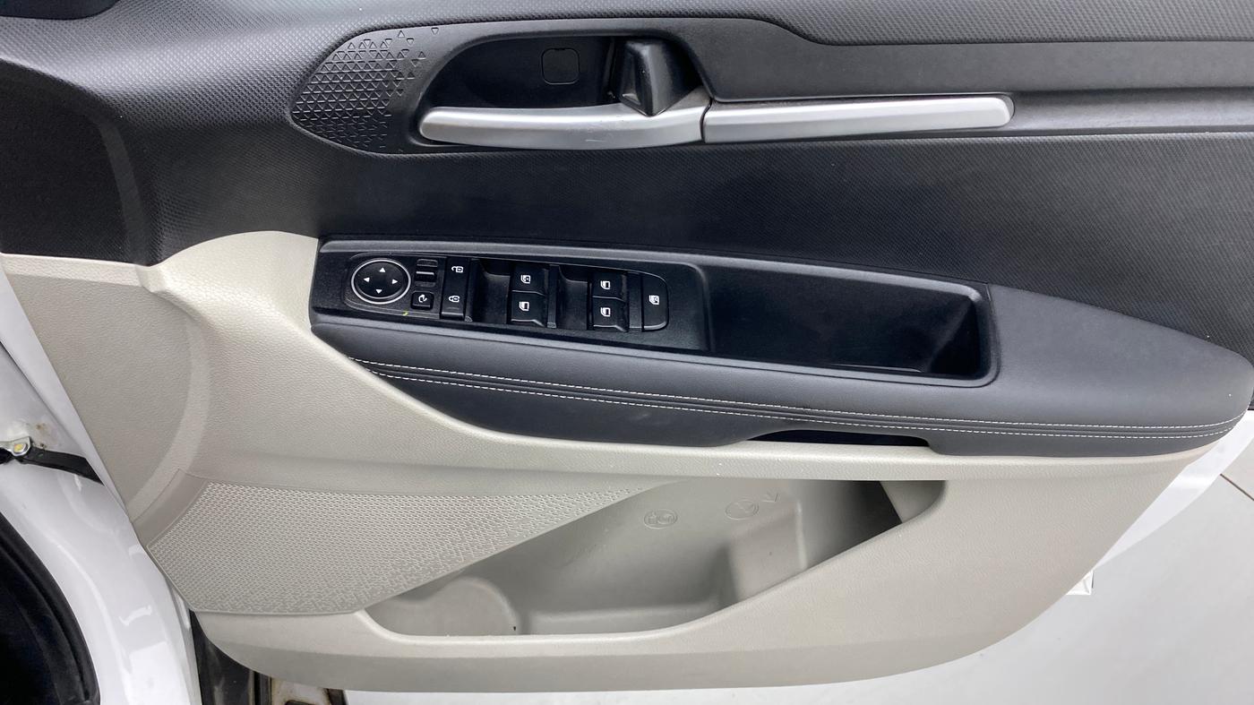 2021 KIA SONET HTX 1.0 IMT, Petrol, Manual, 30,332 km, Driver Side Door Panels Control
