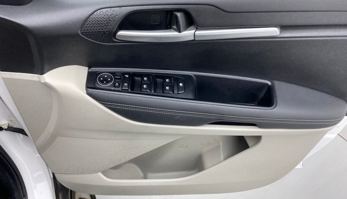 2021 KIA SONET HTX 1.0 IMT, Petrol, Manual, 30,332 km, Driver Side Door Panels Control