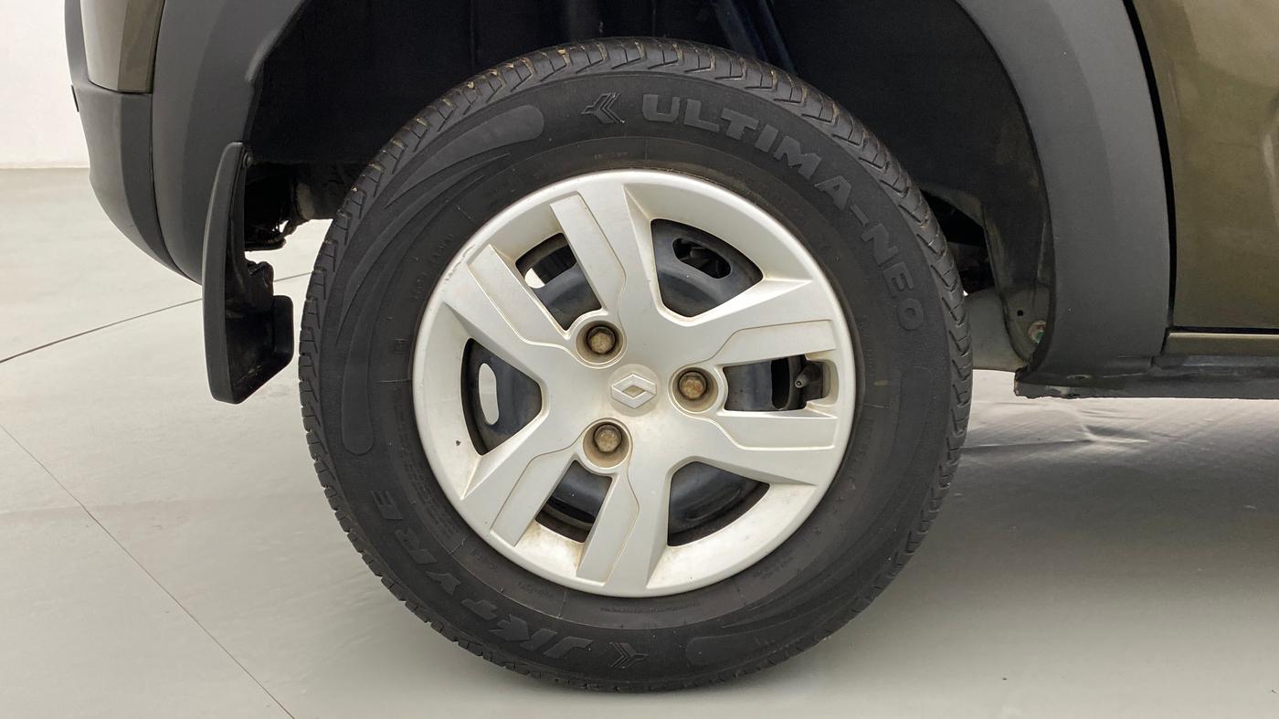 2016 Renault Kwid RXT, Petrol, Manual, 56,973 km, Right Rear Wheel