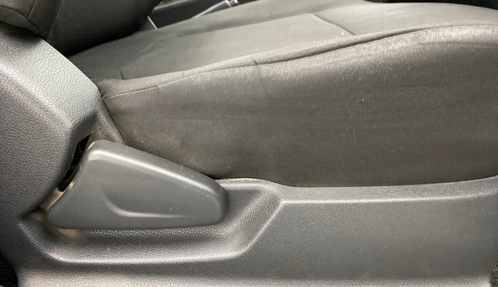 2016 Renault Kwid RXT, Petrol, Manual, 56,973 km, Driver Side Adjustment Panel