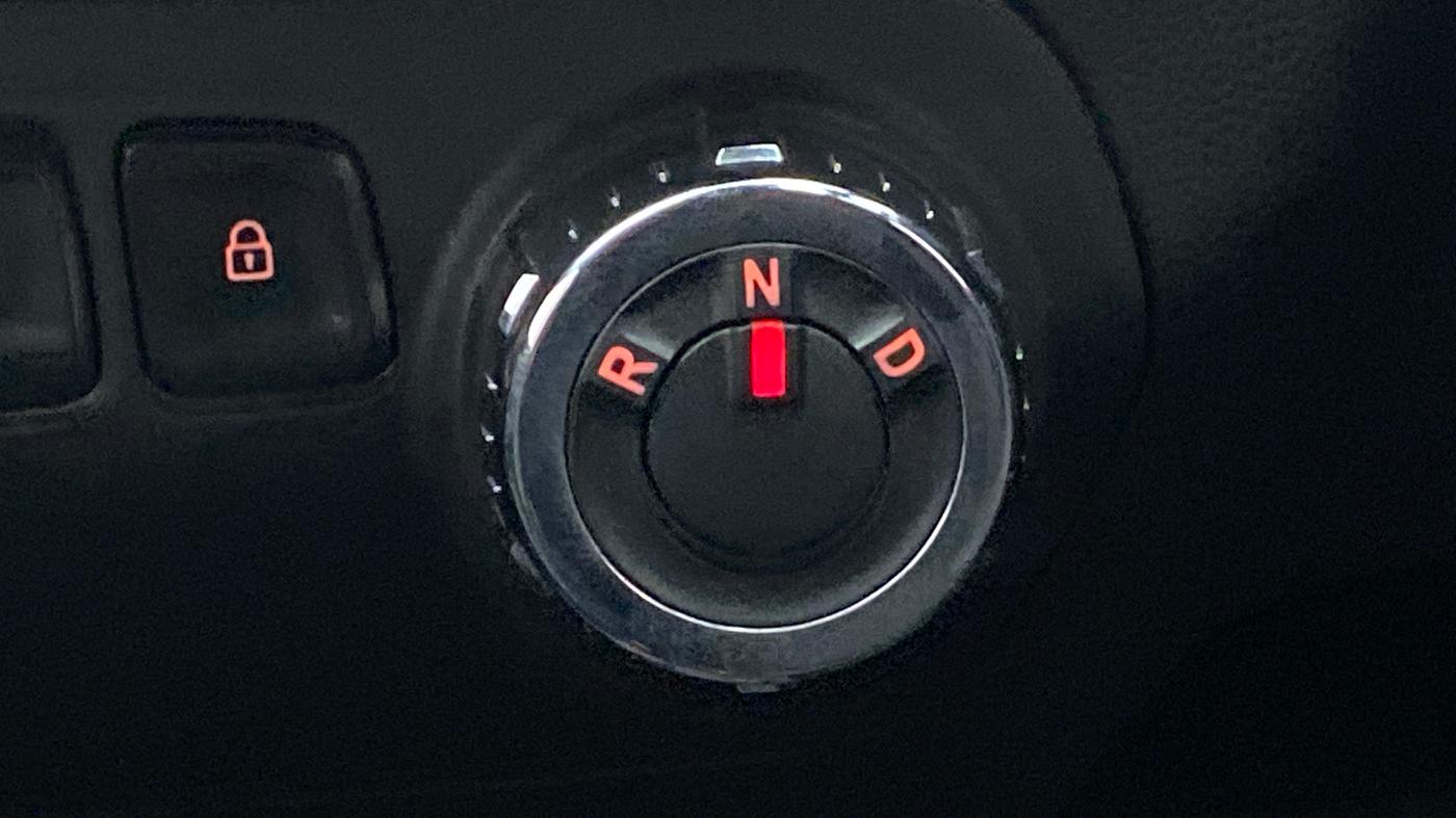 2017 Renault Kwid RXT 1.0 EASY-R  AT, Petrol, Automatic, 17,704 km, Gear Lever