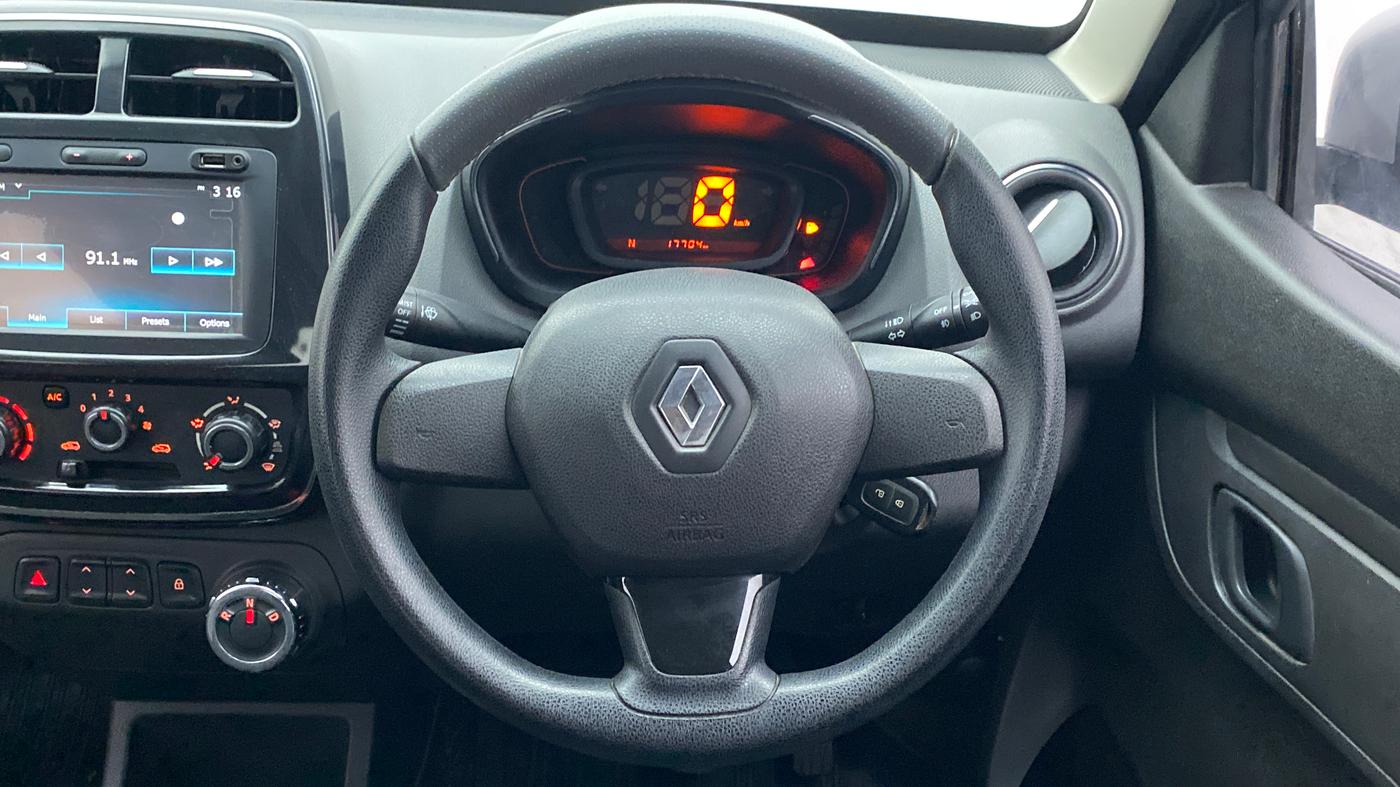 2017 Renault Kwid RXT 1.0 EASY-R  AT, Petrol, Automatic, 17,704 km, Steering Wheel Close Up