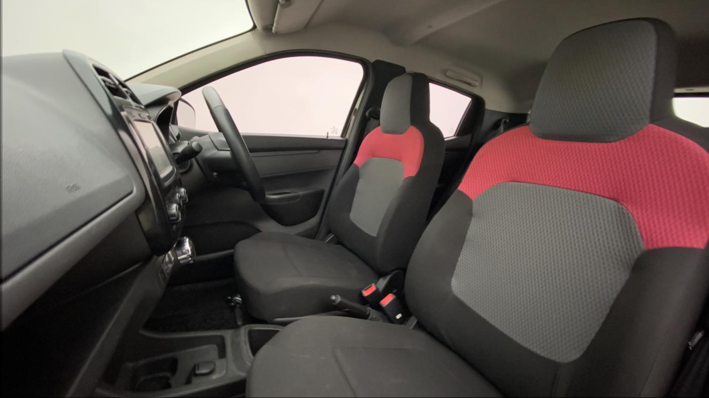 2017 Renault Kwid RXT 1.0 EASY-R  AT, Petrol, Automatic, 17,704 km, Right Side Front Door Cabin