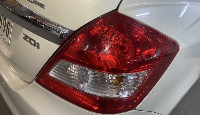 2016 Maruti Swift Dzire ZDI, Diesel, Manual, 76,410 km, Right tail light - Minor scratches