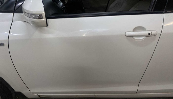 2016 Maruti Swift Dzire ZDI, Diesel, Manual, 76,410 km, Front passenger door - Minor scratches