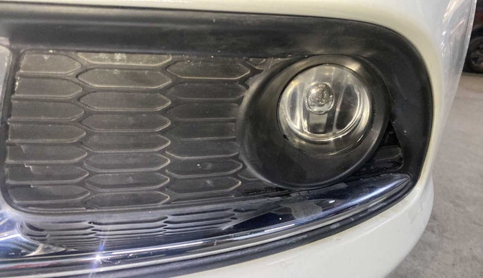 2016 Maruti Swift Dzire ZDI, Diesel, Manual, 76,410 km, Left fog light - Not working