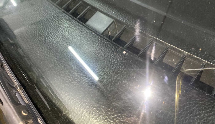 2016 Maruti Swift Dzire ZDI, Diesel, Manual, 76,410 km, Front windshield - Minor spot on windshield