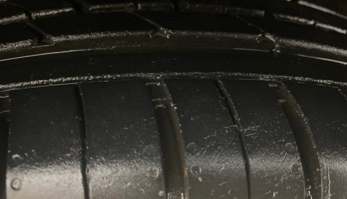 2022 KIA SONET HTK PLUS 1.0 IMT, Petrol, Manual, 76,414 km, Left Front Tyre Tread