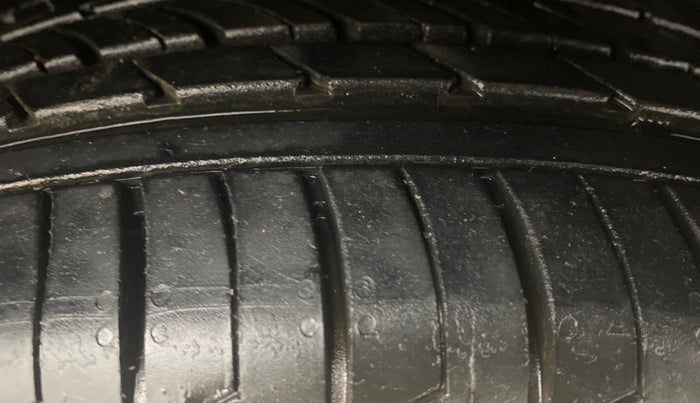 2022 KIA SONET HTK PLUS 1.0 IMT, Petrol, Manual, 76,414 km, Right Front Tyre Tread