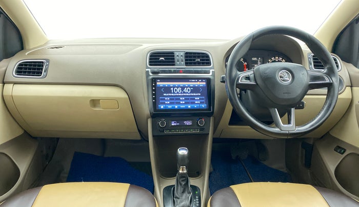 2016 Skoda Rapid ELEGANCE 1.6 MPFI AT, Petrol, Automatic, 99,847 km, Dashboard