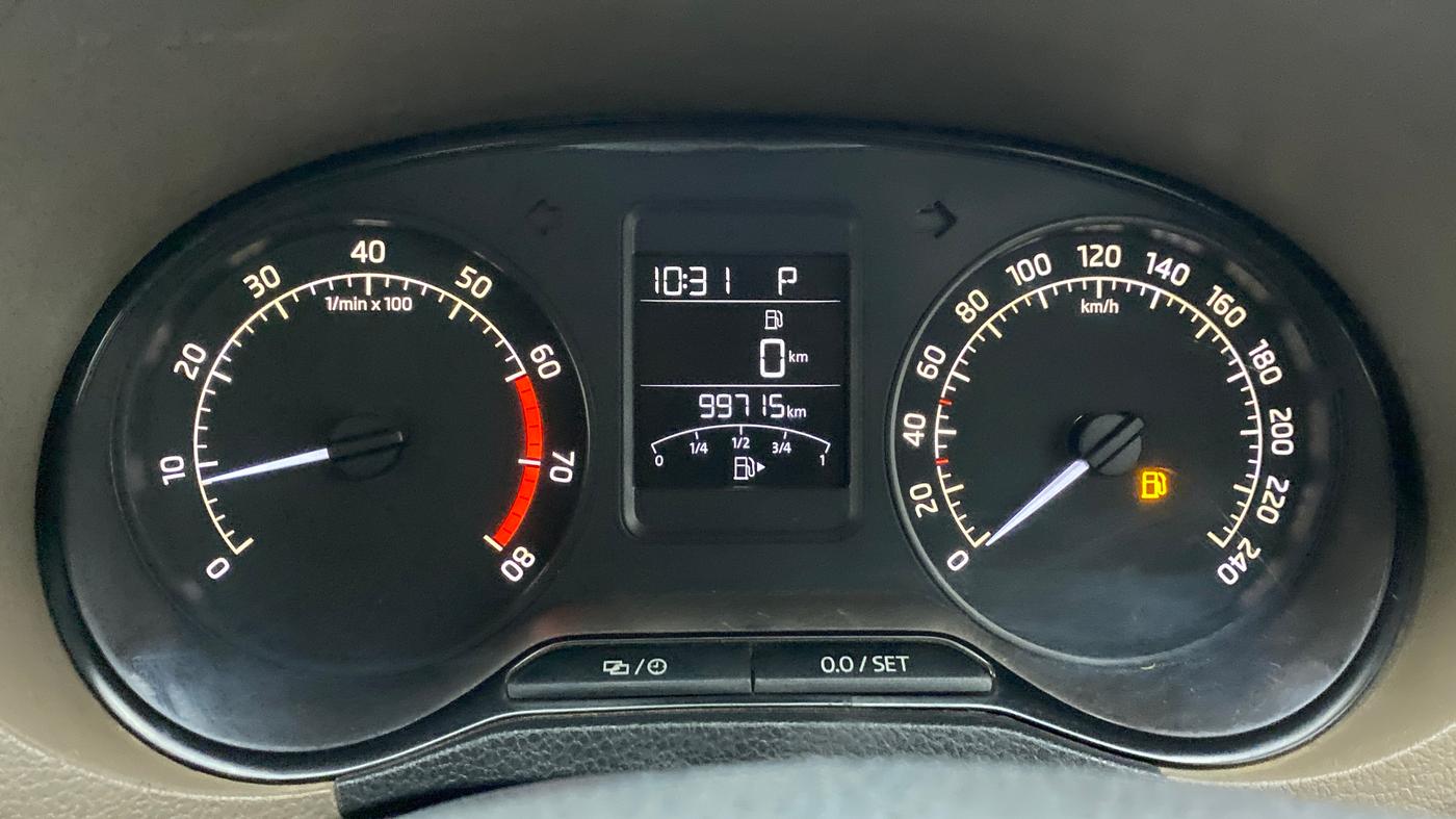 2016 Skoda Rapid ELEGANCE 1.6 MPFI AT, Petrol, Automatic, 99,847 km, Odometer Image