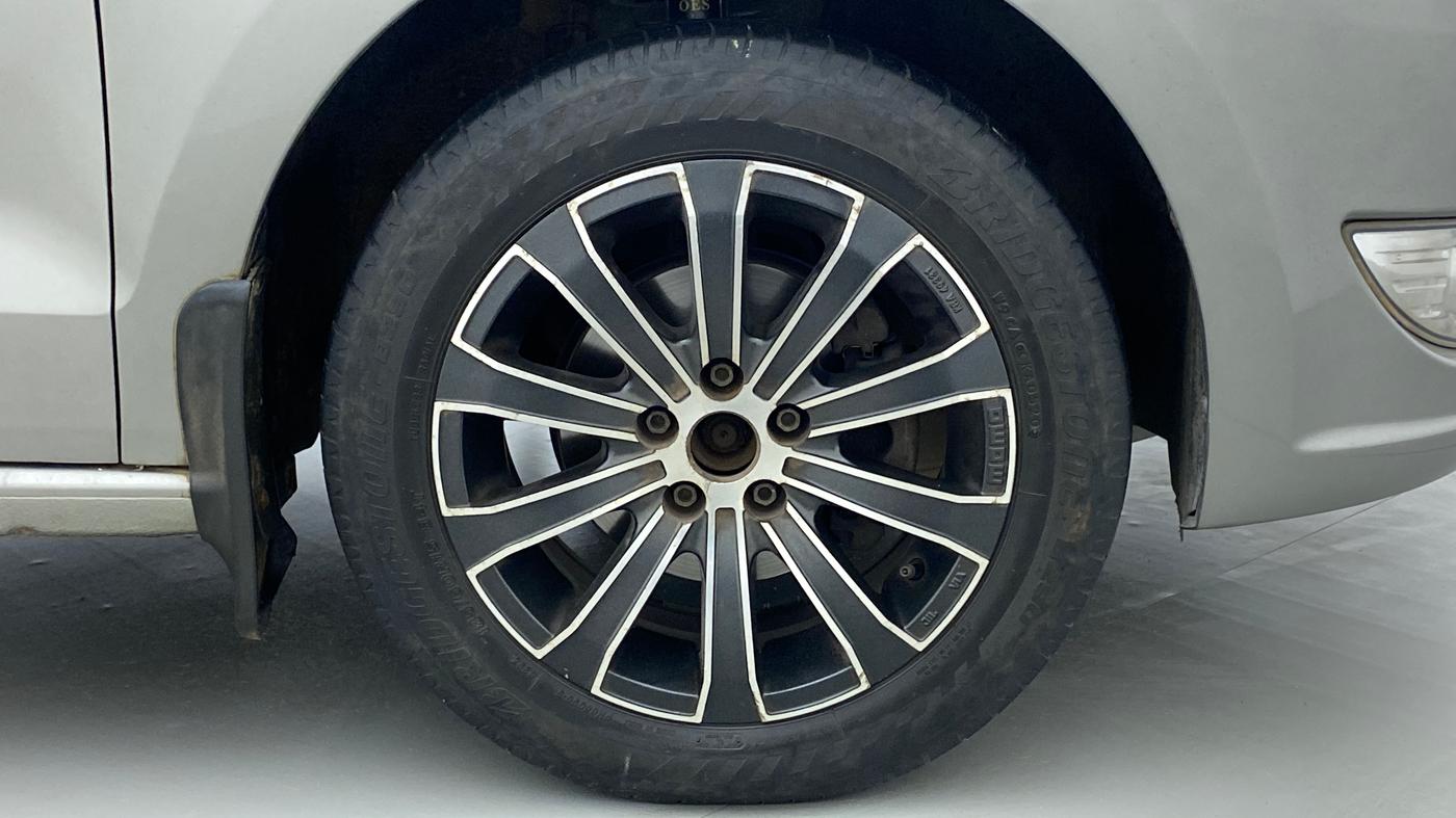 2016 Skoda Rapid ELEGANCE 1.6 MPFI AT, Petrol, Automatic, 99,847 km, Right Front Wheel