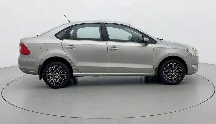 2016 Skoda Rapid ELEGANCE 1.6 MPFI AT, Petrol, Automatic, 99,847 km, Right Side View