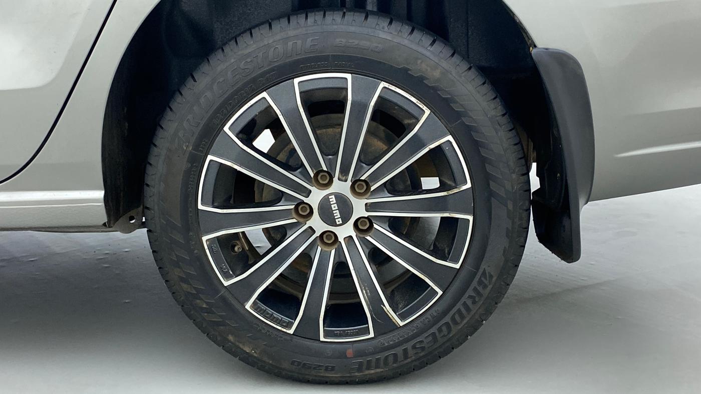 2016 Skoda Rapid ELEGANCE 1.6 MPFI AT, Petrol, Automatic, 99,847 km, Left Rear Wheel