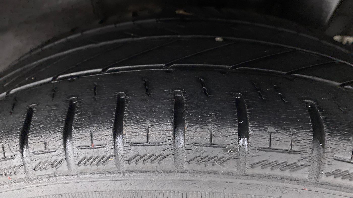 2015 Hyundai Xcent S (O) 1.2, Petrol, Manual, 59,855 km, Left Rear Tyre Tread
