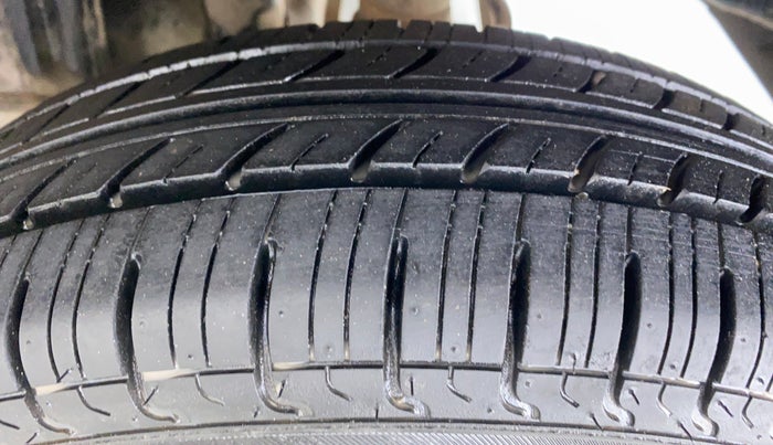 2010 Maruti Alto LXI, Petrol, Manual, 41,158 km, Left Rear Tyre Tread