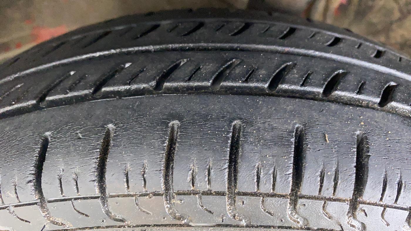 2010 Maruti Alto LXI, Petrol, Manual, 41,158 km, Left Front Tyre Tread