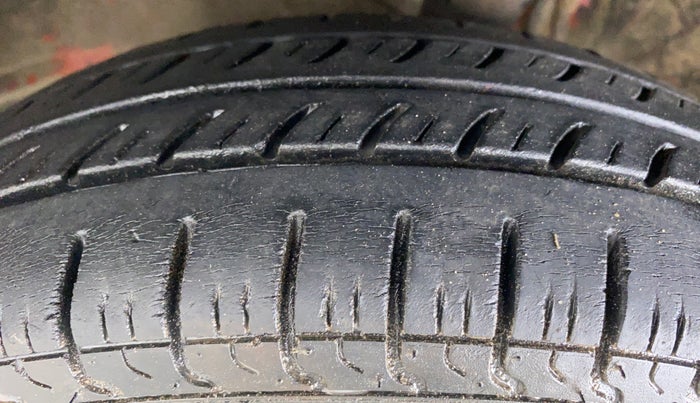 2010 Maruti Alto LXI, Petrol, Manual, 41,158 km, Left Front Tyre Tread