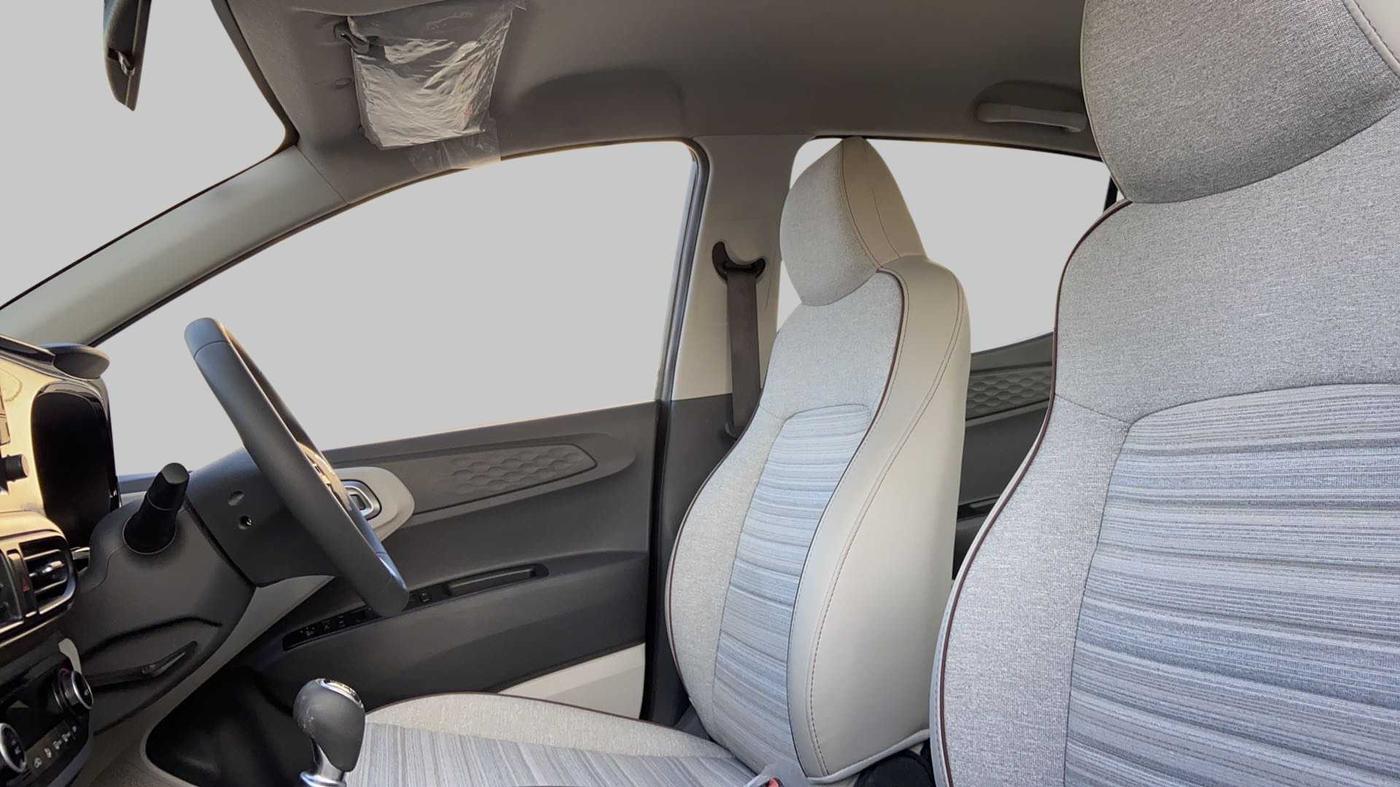 2022 Hyundai AURA SX 1.2 (O), Petrol, Manual, 4,417 km, Right Side Front Door Cabin