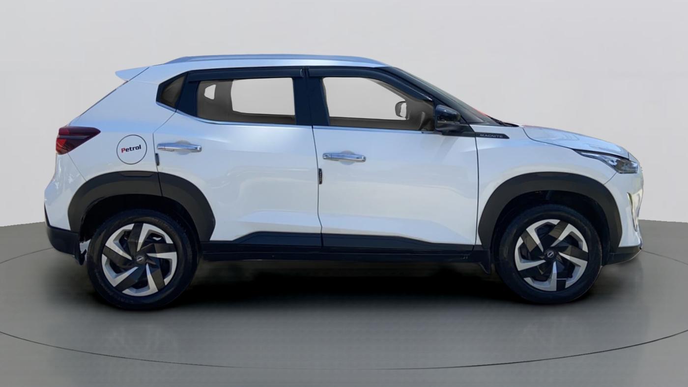 2022 Nissan MAGNITE XL MT, Petrol, Manual, 3,488 km, Right Side View