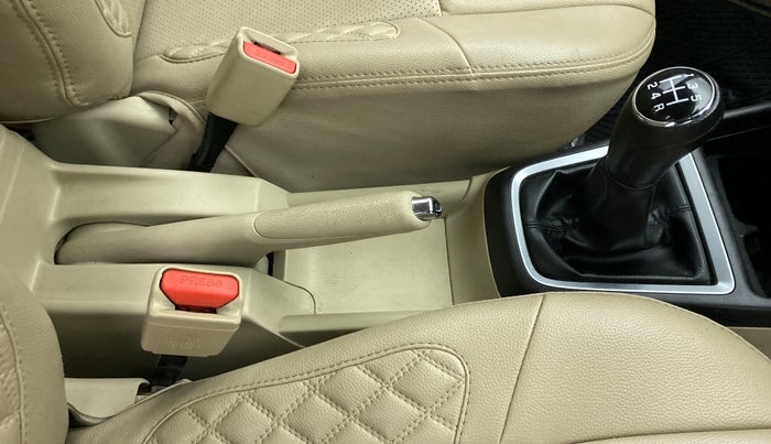 2020 Maruti Dzire VXI, Petrol, Manual, 34,188 km, Gear Lever