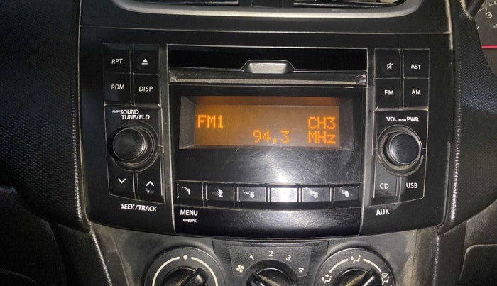 2015 Maruti Swift VXI, Petrol, Manual, 96,367 km, Infotainment system - Music system not functional