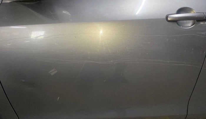 2015 Maruti Swift VXI, Petrol, Manual, 96,367 km, Front passenger door - Minor scratches