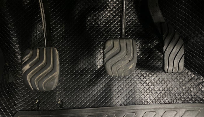 2019 Renault Kwid RXT 1.0 (O), Petrol, Manual, 50,647 km, Pedals