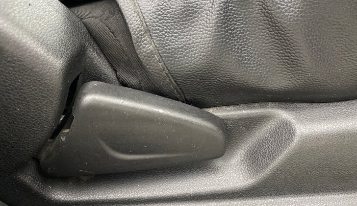 2019 Renault Kwid RXT 1.0 (O), Petrol, Manual, 50,647 km, Driver Side Adjustment Panel