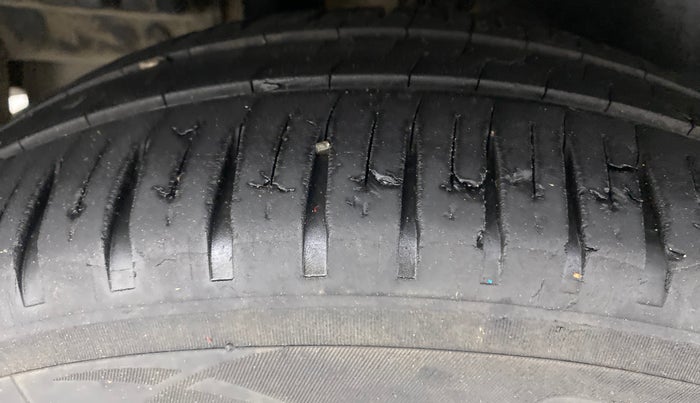 2014 Maruti Swift VDI, Diesel, Manual, 97,631 km, Right Rear Tyre Tread