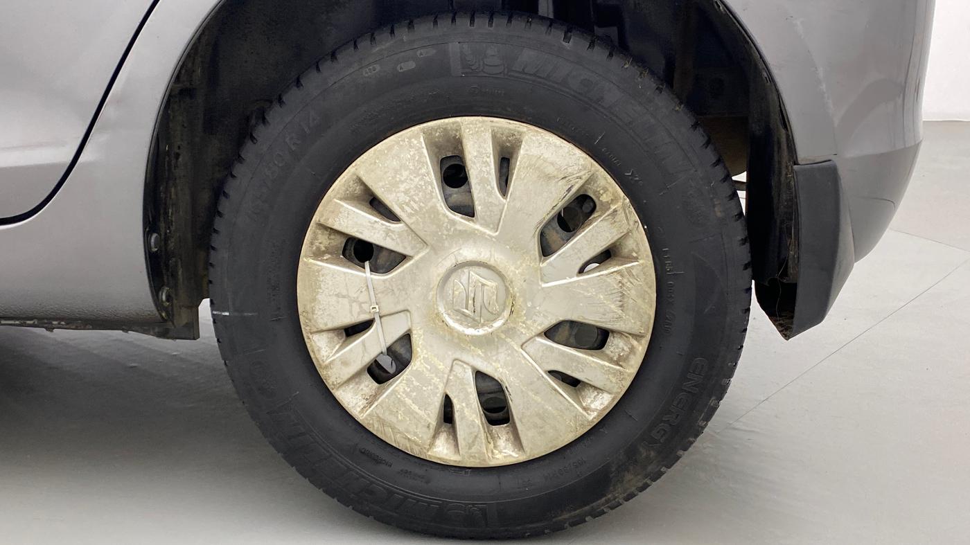 2014 Maruti Swift VDI, Diesel, Manual, 97,631 km, Left Rear Wheel