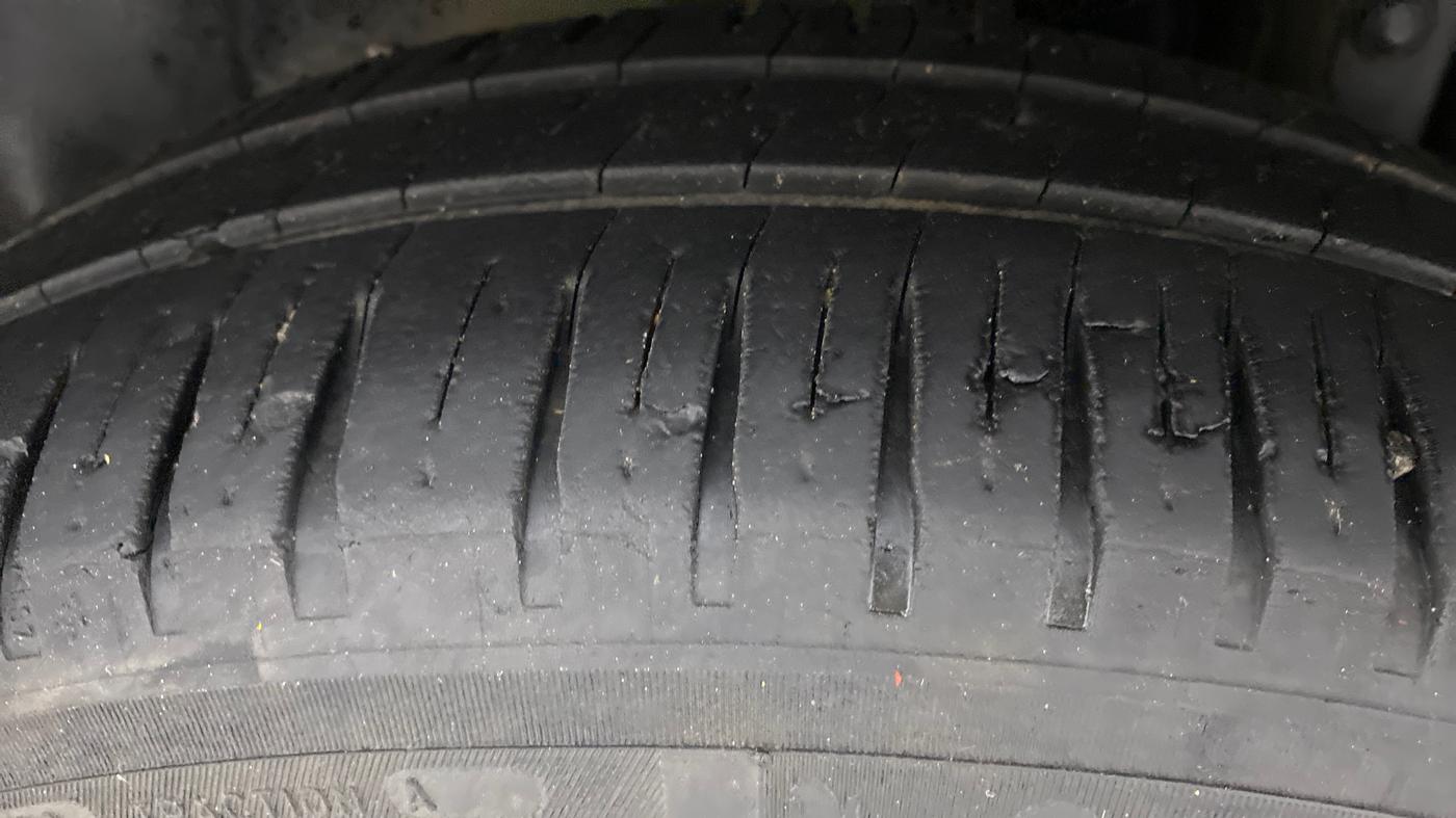 2014 Maruti Swift VDI, Diesel, Manual, 97,631 km, Left Rear Tyre Tread