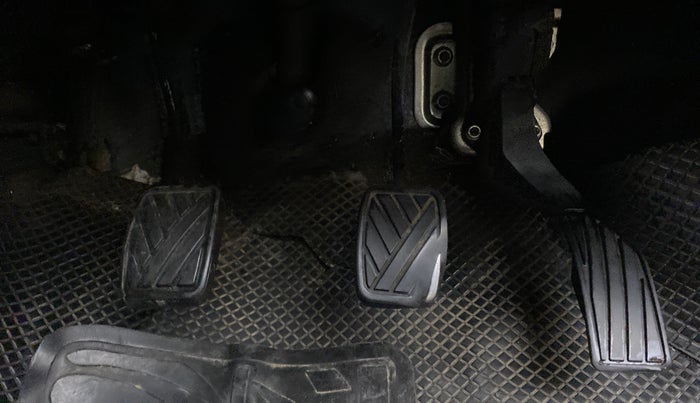2014 Maruti Swift VDI, Diesel, Manual, 97,631 km, Pedals