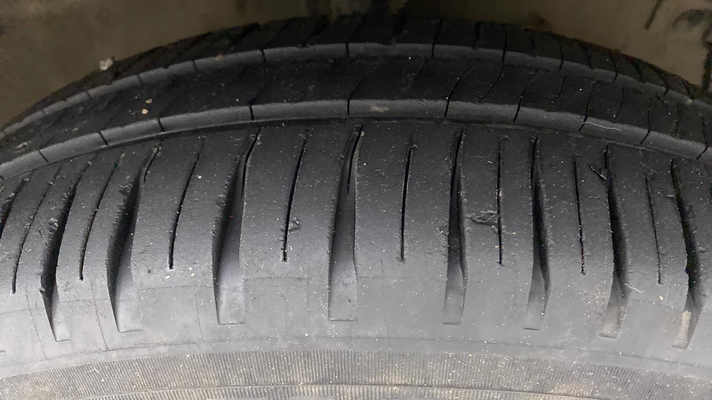 2014 Maruti Swift VDI, Diesel, Manual, 97,631 km, Right Front Tyre Tread