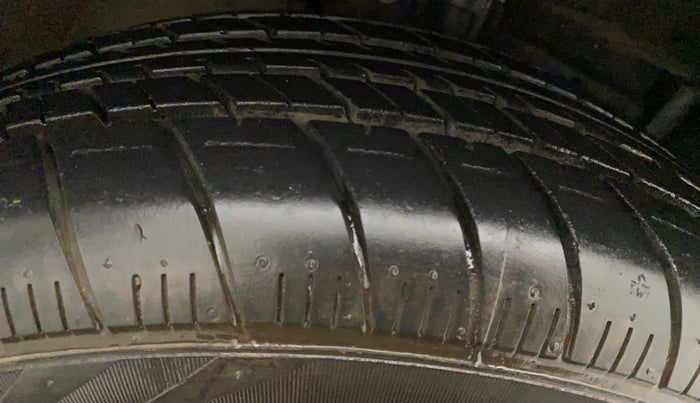2012 Maruti Swift Dzire ZXI, Petrol, Manual, 85,917 km, Right Rear Tyre Tread