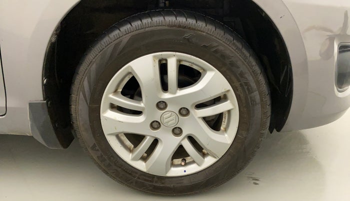 2012 Maruti Swift Dzire ZXI, Petrol, Manual, 85,917 km, Right Front Wheel